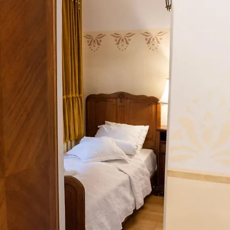 Cantervilla Castle Hotel *