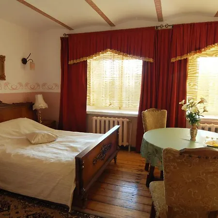 Cantervilla Castle Hotel *