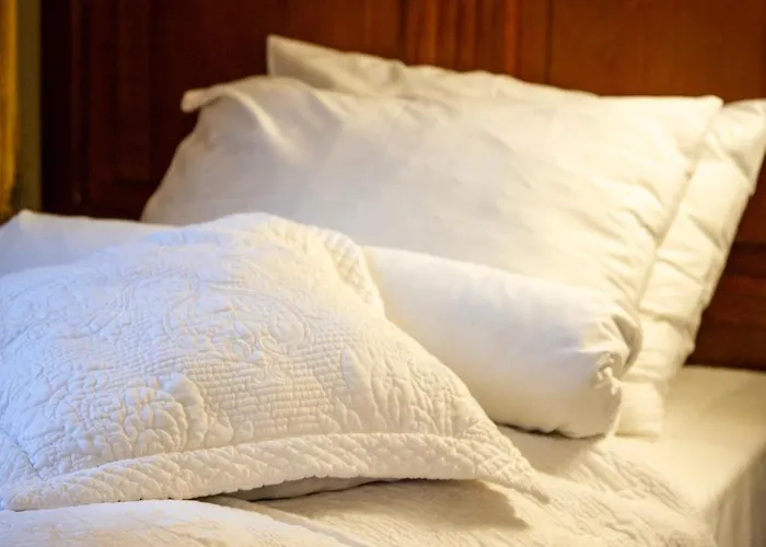 Cantervilla Castle Hotel *