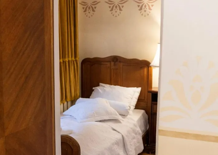 Cantervilla Castle Hotel *